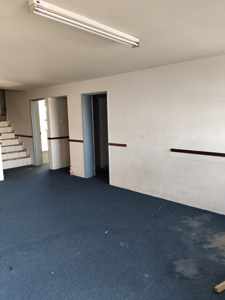 To Let Commercial Property for Rent in Okavango Park Western Cape